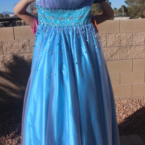 Prom dress - Picture 7 of 8